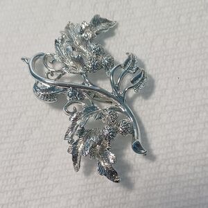 Brooch Silvertone Branches And Pinecones 2.5"